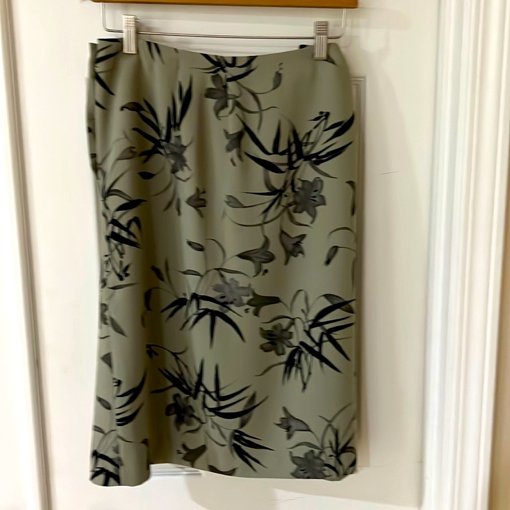 Beautiful Sage and Black Lined Skirt. size 14